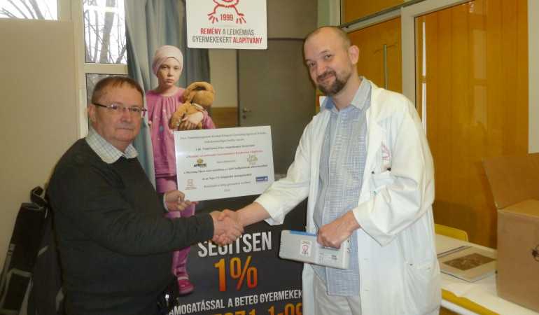 Adomány a Pécsi Gyermekklinika Onkológiai Osztálya számára