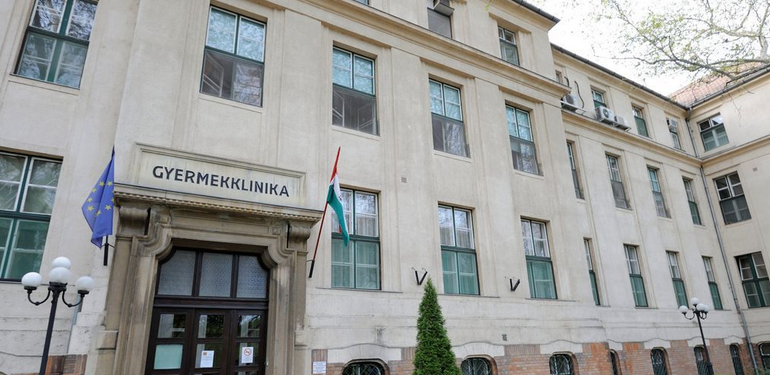 2 500 000 forinttal segítettük a szegedi Gyermek Hemato-onkológiai Osztályt!