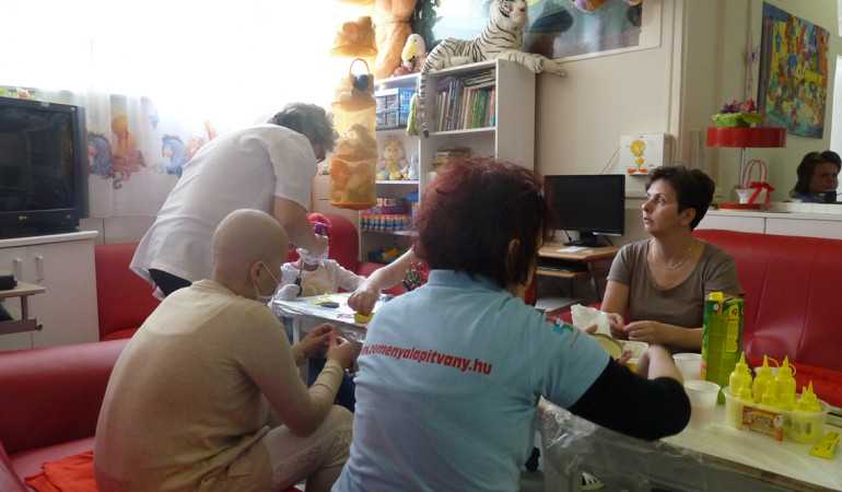 Miskolcon kézműves foglalkozást tartottunk a beteg gyermekeknek