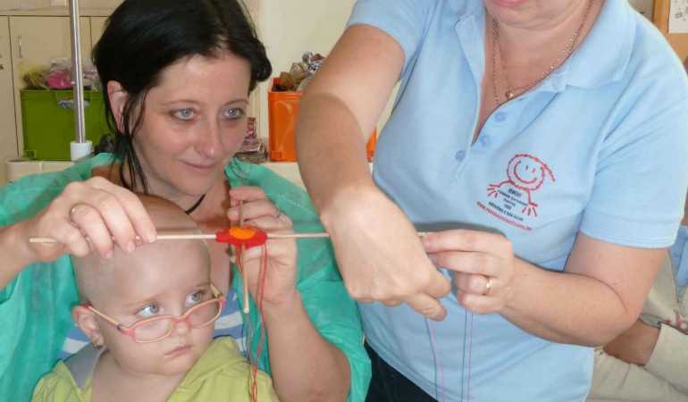 Színes madárkák a Gyermekklinikán!