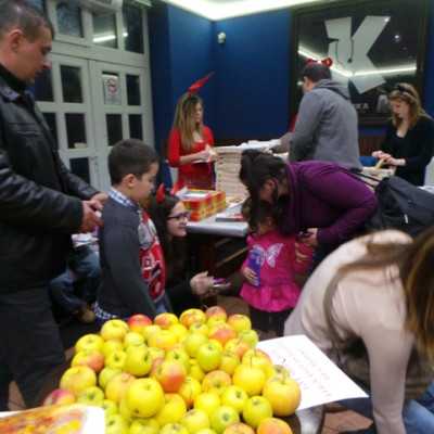 Eljutottak a beteg gyermekekhez a szeretet ajándékai - alapítvány, adó 1%, támogatás