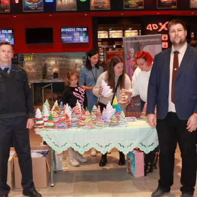 Közös Karácsonyi Filmnézés a Cinema City Debrecen moziban - alapítvány, adó 1%, támogatás