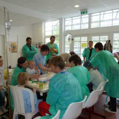 A Creatoys Kft. csodálatos játékait is átadtuk az anyáknapjára készülõdve! - adó, 1%, alapítvány, támogatás