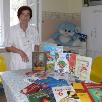 A Dürer Könyvkiadó adományának átadása a hematológiai centrumokba - adó, 1%, alapítvány, támogatás