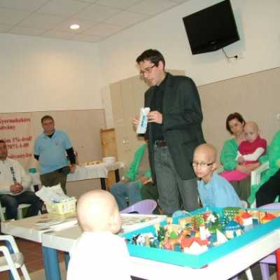 A DVSC focistáival közösen adományoztunk a Gyermekgyógyászati Intézet részére! - adó, 1%, alapítvány, támogatás