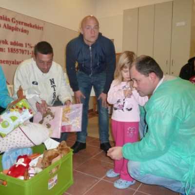 A DVSC focistáival közösen adományoztunk a Gyermekgyógyászati Intézet részére! - adó, 1%, alapítvány, támogatás