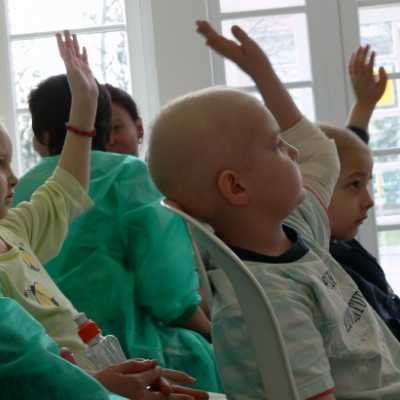 A hódmezõvásárhelyi Cibere Meseszínház vendégjátékával kedveskedtünk a gyerekeknek. - adó, 1%, alapítvány, támogatás