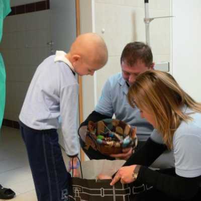 A hódmezõvásárhelyi Cibere Meseszínház vendégjátékával kedveskedtünk a gyerekeknek. - adó, 1%, alapítvány, támogatás