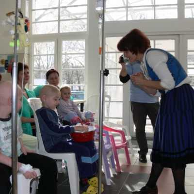 A hódmezõvásárhelyi Cibere Meseszínház vendégjátékával kedveskedtünk a gyerekeknek. - adó, 1%, alapítvány, támogatás