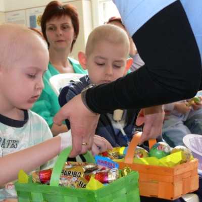 A hódmezõvásárhelyi Cibere Meseszínház vendégjátékával kedveskedtünk a gyerekeknek. - adó, 1%, alapítvány, támogatás