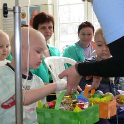 A hódmezõvásárhelyi Cibere Meseszínház vendégjátékával kedveskedtünk a gyerekeknek. - adó, 1%, alapítvány, támogatás