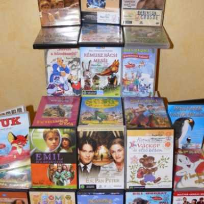 A Magyar Posta Zrt. adományából vásárolt DVD lejátszók és filmek átadása - adó, 1%, alapítvány, támogatás