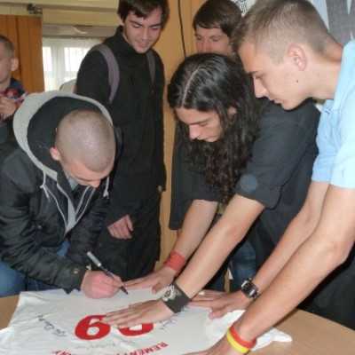 A Medgyessy Ferenc Gimnázium jótékonysággal egybekötött diák önkormányzati napja - adó, 1%, alapítvány, támogatás