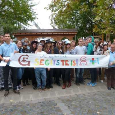 A Medgyessy Ferenc Gimnázium jótékonysággal egybekötött diák önkormányzati napja - adó, 1%, alapítvány, támogatás