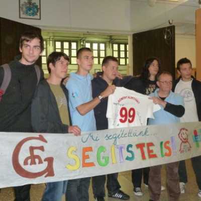 A Medgyessy Ferenc Gimnázium jótékonysággal egybekötött diák önkormányzati napja - adó, 1%, alapítvány, támogatás