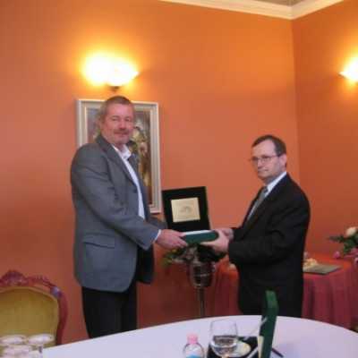 Adományozók elismerése Herendi ajándékkal - adó, 1%, alapítvány, támogatás