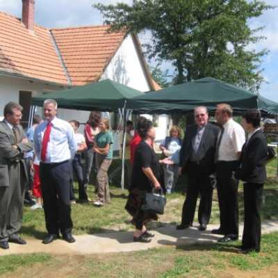 Apartmanátadás a bakonyszücsi Daganatos Gyermekek Lelki Rehabilitációs Otthonában - adó, 1%, alapítvány, támogatás