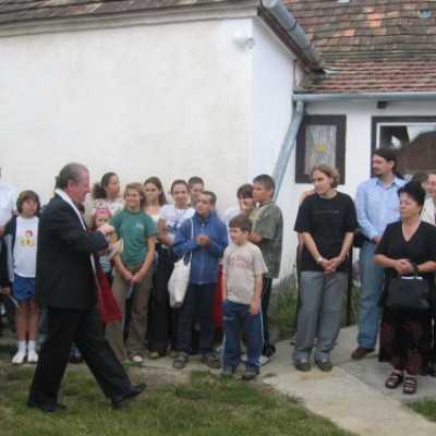 Apartmanátadás a bakonyszücsi Daganatos Gyermekek Lelki Rehabilitációs Otthonában - adó, 1%, alapítvány, támogatás