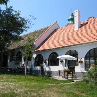 Az LG ajándékainak átadása Bakonyszücsön - adó, 1%, alapítvány, támogatás