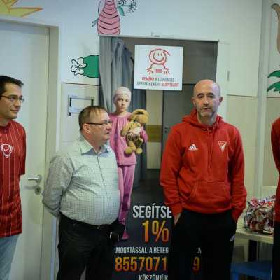 Beteg gyermekeket látogatott meg a Loki - fotók! - adó, 1%, alapítvány, támogatás