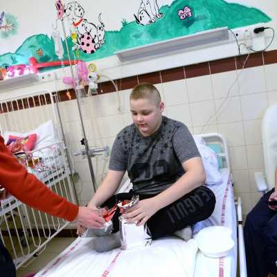 Beteg gyermekeket látogatott meg a Loki - fotók! - adó, 1%, alapítvány, támogatás