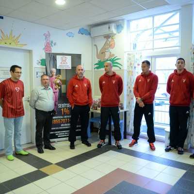 Beteg gyermekeket látogatott meg a Loki - fotók! - adó, 1%, alapítvány, támogatás