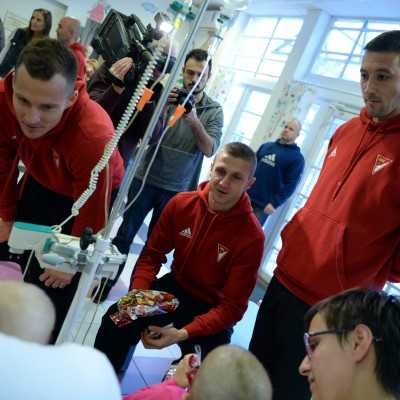 Beteg gyermekeket látogatott meg a Loki - fotók! - adó, 1%, alapítvány, támogatás