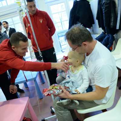 Beteg gyermekeket látogatott meg a Loki - fotók! - adó, 1%, alapítvány, támogatás