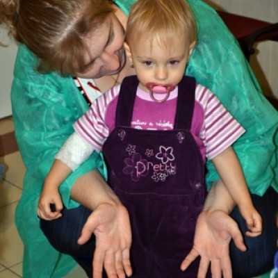 Cibere Meseszínház elõadása a leukémiás és daganatos beteg gyermekeknek - adó, 1%, alapítvány, támogatás