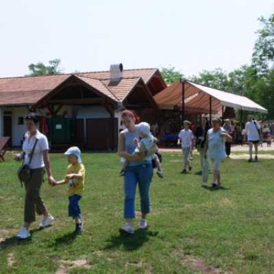 Családok kirándulása a Lázár Lovasparkba - adó, 1%, alapítvány, támogatás