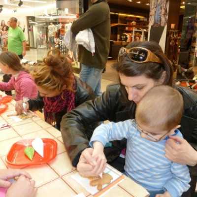 Csokoládét gyűjtünk mézeskalács díszítéssel egybekötve a Debreceni Fórumban! - adó, 1%, alapítvány, támogatás