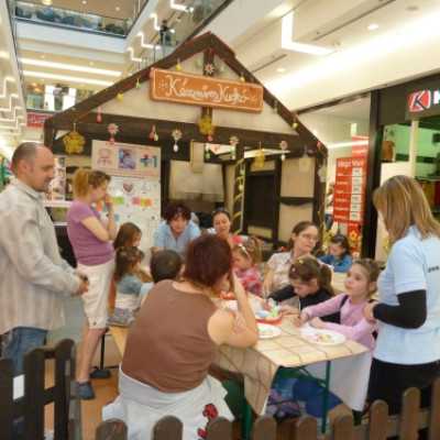 Csokoládét gyűjtünk mézeskalács díszítéssel egybekötve a Debreceni Fórumban! - adó, 1%, alapítvány, támogatás