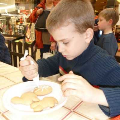 Csokoládét gyűjtünk mézeskalács díszítéssel egybekötve a Debreceni Fórumban! - adó, 1%, alapítvány, támogatás