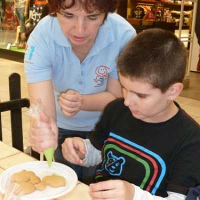 Csokoládét gyűjtünk mézeskalács díszítéssel egybekötve a Debreceni Fórumban! - adó, 1%, alapítvány, támogatás