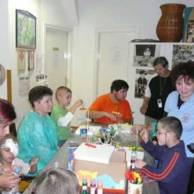 DE OEC Gyermekklinikán 2010. november 09-én tartott kézművesfoglalkozás - adó, 1%, alapítvány, támogatás