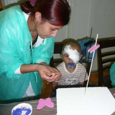 DE OEC Gyermekklinikán 2010. november 09-én tartott kézművesfoglalkozás - adó, 1%, alapítvány, támogatás