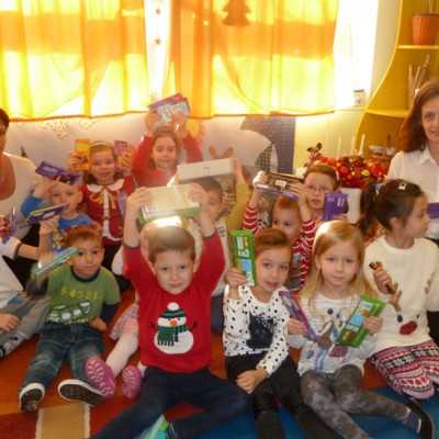 Érkeznek a „cipősdoboznyi szeretet” ajándékai és a csokoládék 2016 - alapítvány, adó 1%, támogatás