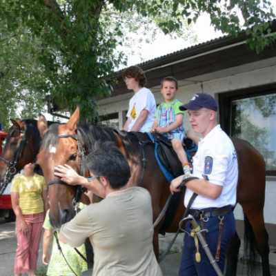 Debrecenben és Miskolcon kezelt gyermekek kirándulása a budapesti Gyermeknapra - adó, 1%, alapítvány, támogatás