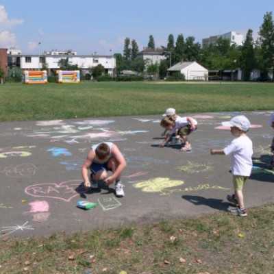 Debrecenben és Miskolcon kezelt gyermekek kirándulása a budapesti Gyermeknapra - adó, 1%, alapítvány, támogatás