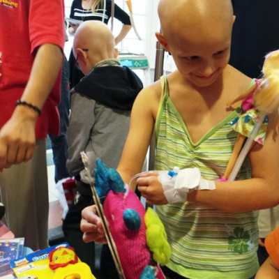 DVSC labdarugói látogatták meg a kis betegeket - alapítvány, adó 1%, támogatás