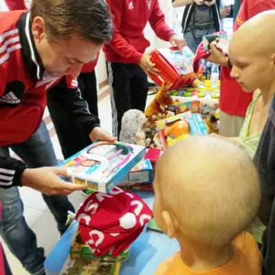 DVSC labdarugói látogatták meg a kis betegeket - adó, 1%, alapítvány, támogatás