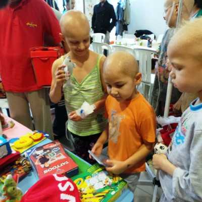 DVSC labdarugói látogatták meg a kis betegeket - adó, 1%, alapítvány, támogatás