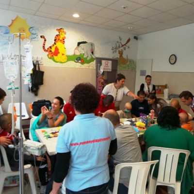 DVSC labdarugói látogatták meg a kis betegeket - alapítvány, adó 1%, támogatás