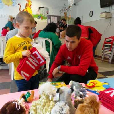 DVSC labdarugói látogatták meg a kis betegeket - adó, 1%, alapítvány, támogatás