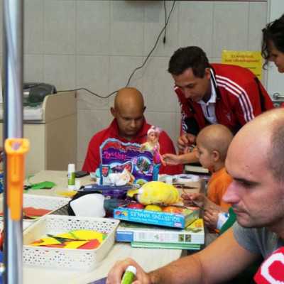 DVSC labdarugói látogatták meg a kis betegeket - adó, 1%, alapítvány, támogatás