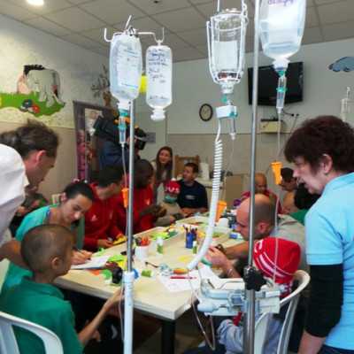 DVSC labdarugói látogatták meg a kis betegeket - adó, 1%, alapítvány, támogatás