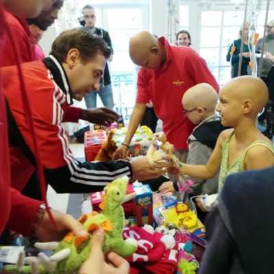 DVSC labdarugói látogatták meg a kis betegeket - adó, 1%, alapítvány, támogatás