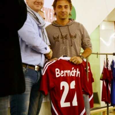 DVSC-TEVA mezek jótékonysági sorsolása és átadása! - adó, 1%, alapítvány, támogatás