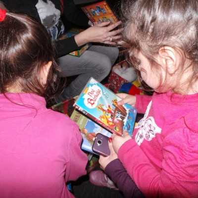 Eljutottak a beteg gyermekekhez a szeretet ajándékai - adó, 1%, alapítvány, támogatás