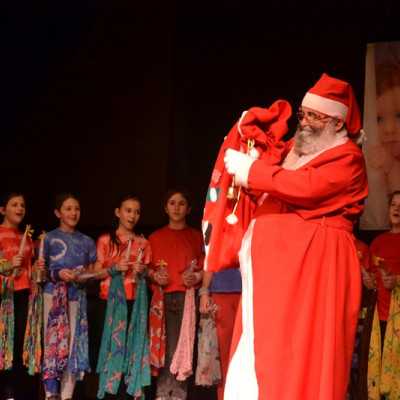 Eljutottak a beteg gyermekekhez a szeretet ajándékai - adó, 1%, alapítvány, támogatás